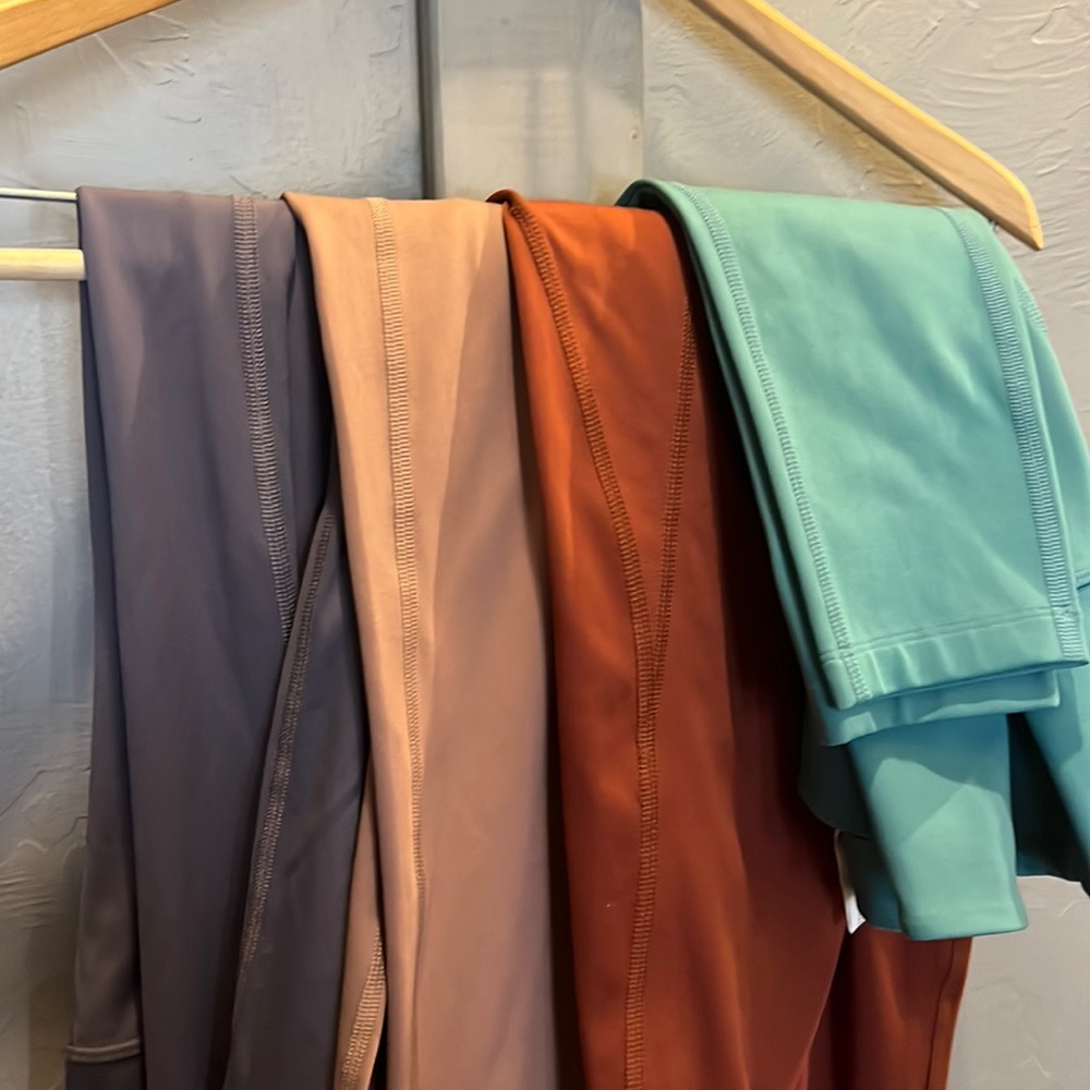 Girlfriend Collective High Compression medium lot